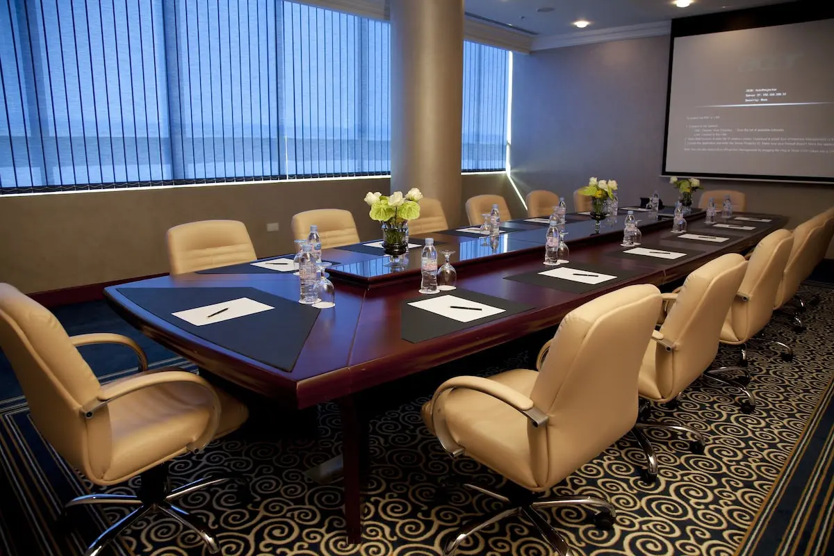 اتاق کنفرانس هتل گرند اکسلسیور البرشا